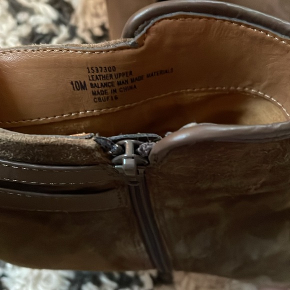 Soft size 10 brown suede bootie - Picture 4 of 7